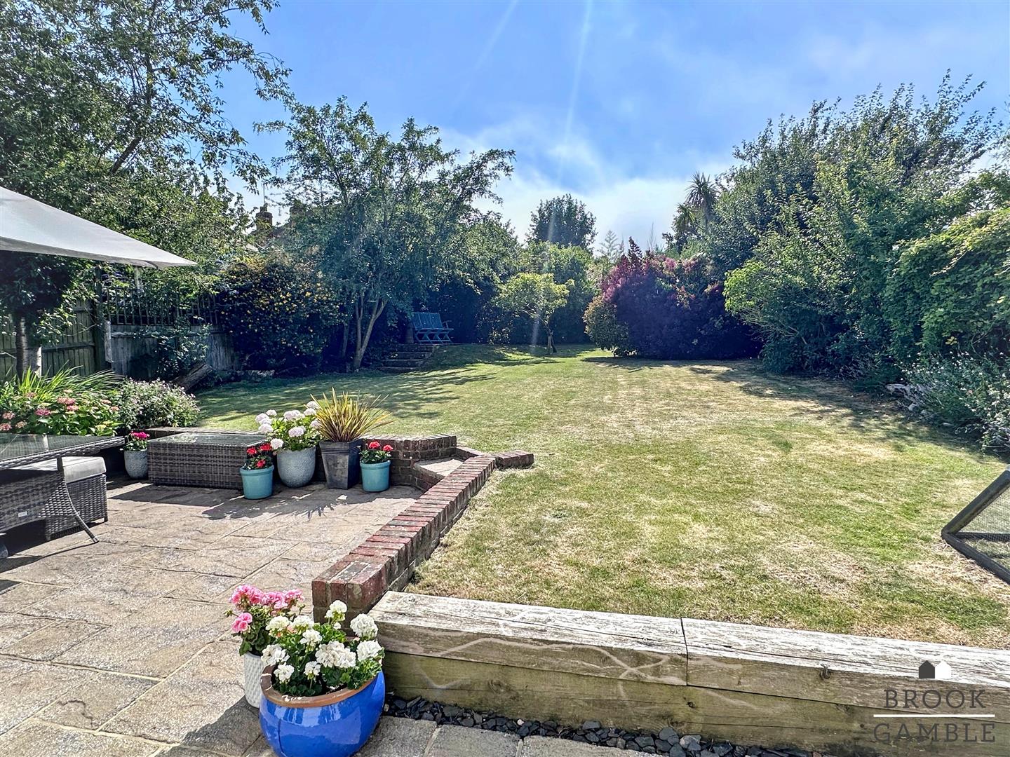 4 Bedroom House. Baldwin Avenue in Eastbourne, East Sussex 30